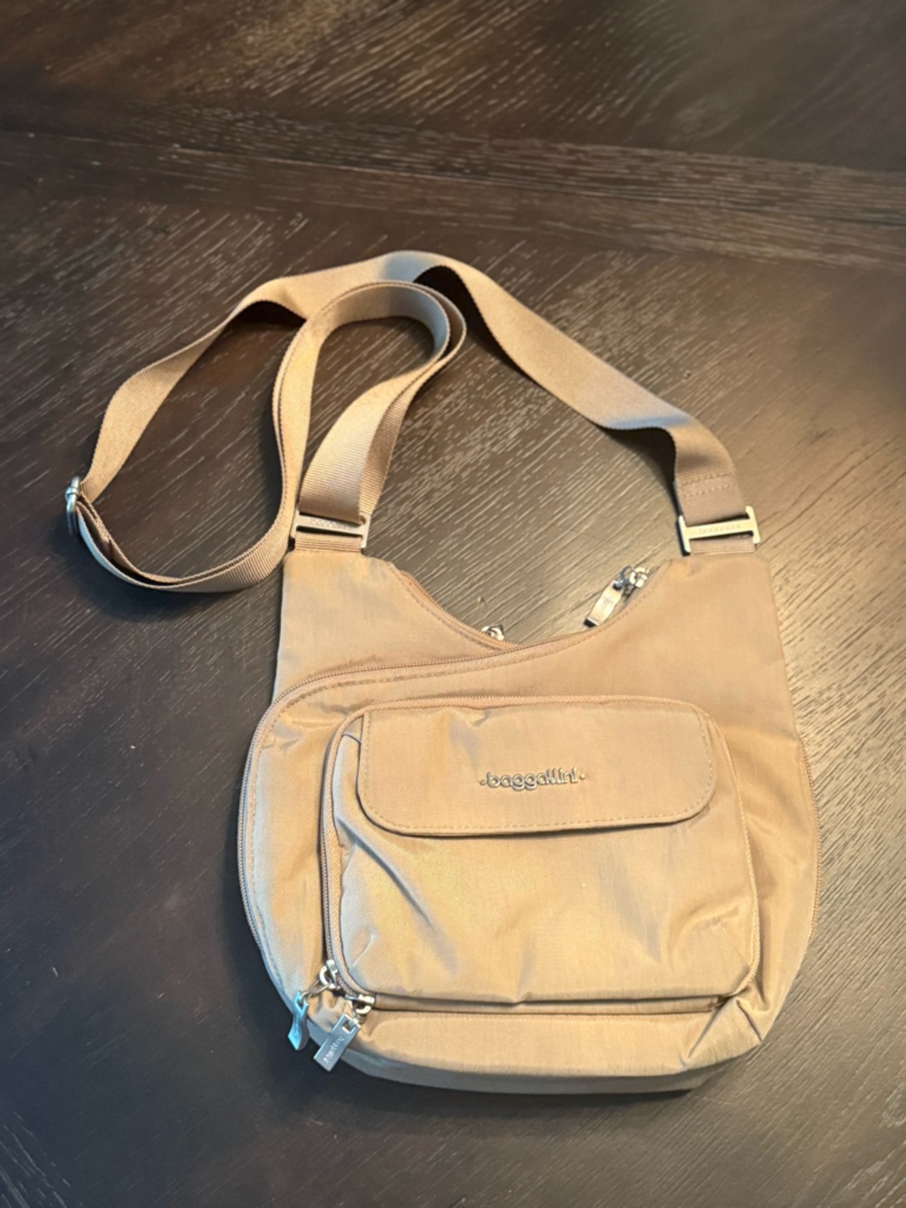 Baggallini Beige Crossbody Bag - Picture 3 of 10